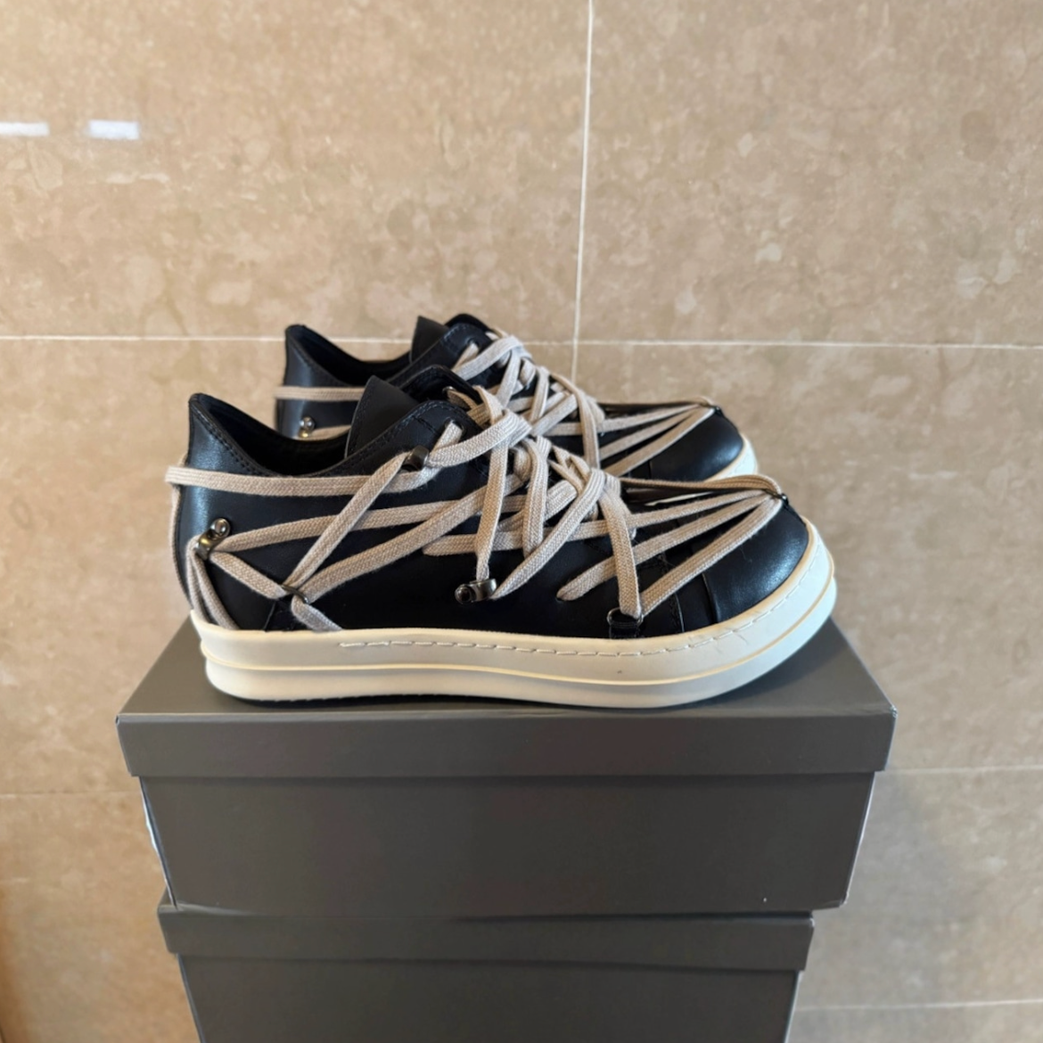 【Stk44】Mega Lace Sneaker